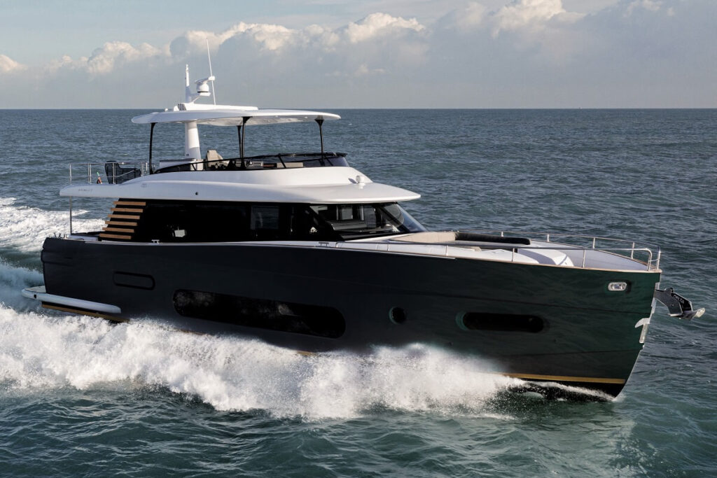 AZIMUT MAGELLANO 25M