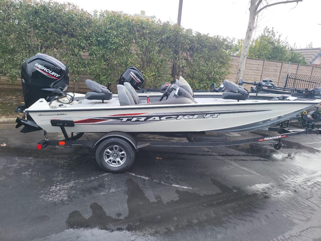 TRACKER PRO TEAM 175 TXW®